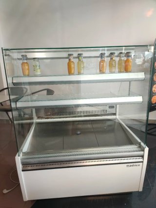Expositor de tartas Infrico
