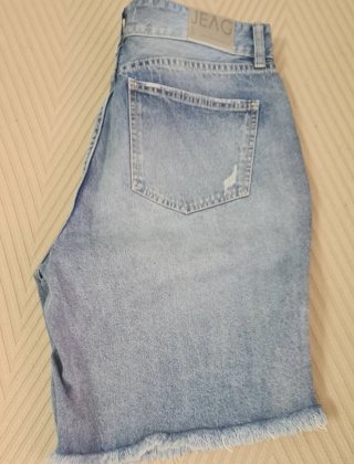 Por cierre de tienda.   Pantalón corto