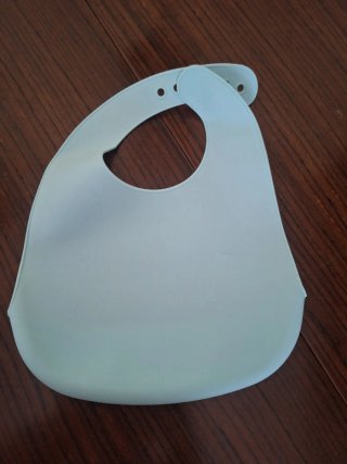 Babero de silicona nuevo