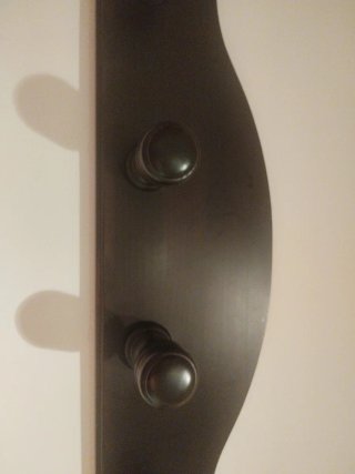 Perchero de pared macizo wengue 4 pomos
