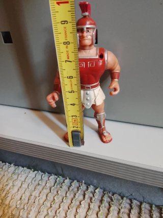 Muñeco Guerrero Rojo y Blanco