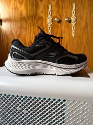Zapatos Skechers GORUN negros 1 uso
