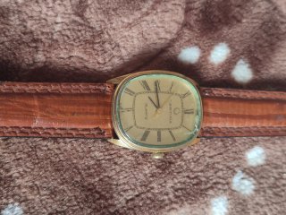 Reloj Certina Cuarzo Dorado y Marrón