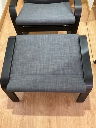 Sillón y reposapiés POÄNG gris