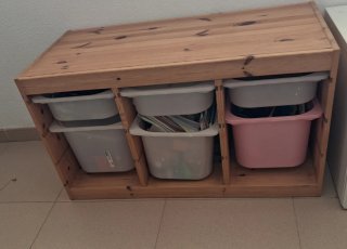 Organizador de madera con cajones plásticos