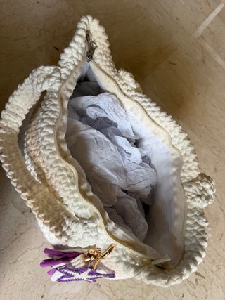 Borsa uncinetto fatta a mano bianca e viola