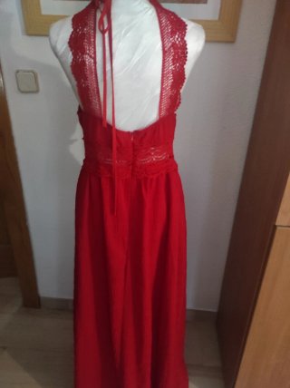 Vestido largo rojo con bordado