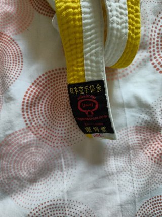 Kimono OUTSHO Judo/Karate/Taekwondo Blanco y Amari