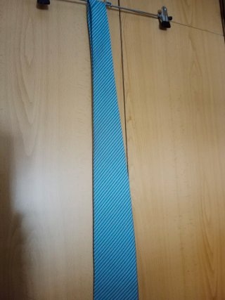 Corbata azul y verde con rayas