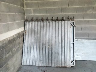 Puertas metálicas 3x 150