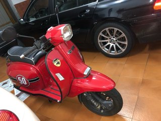 Moto Roja Estilo Scooter