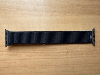 Apple Watch 41mm. Midnight Sport Loop