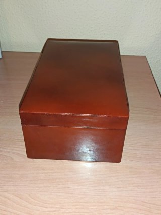 Joyero Marrón con Cierre Dorado