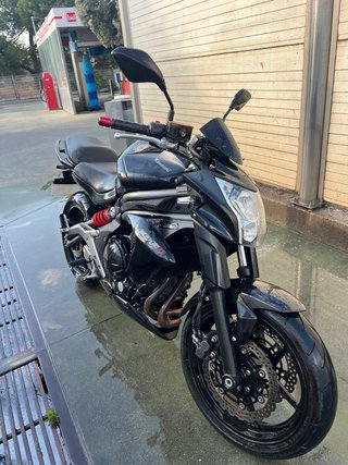 Kawasaki ER6n Negra