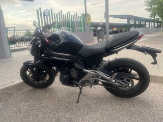 Kawasaki ER6n Negra