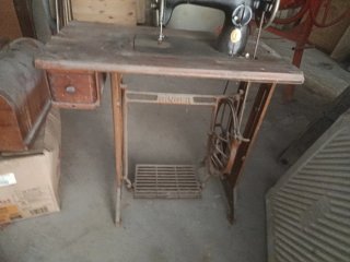 Máquina de coser Singer antigua
