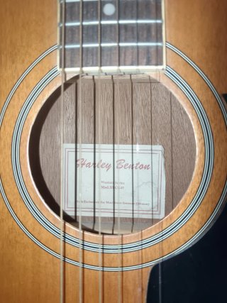 Guitarra Acústica Harley Benton HBCG45 + gancho