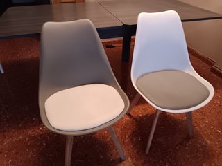Mesa y 8 Sillas Comedor