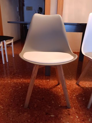 Mesa y 8 Sillas Comedor