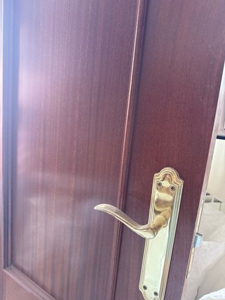 Puerta de madera interior