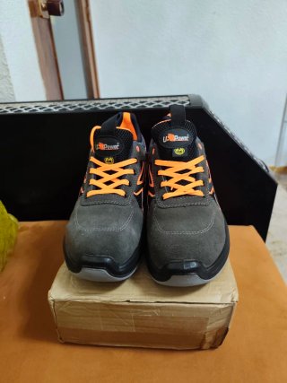 Zapatos U-Power Talla 43 Nuevos