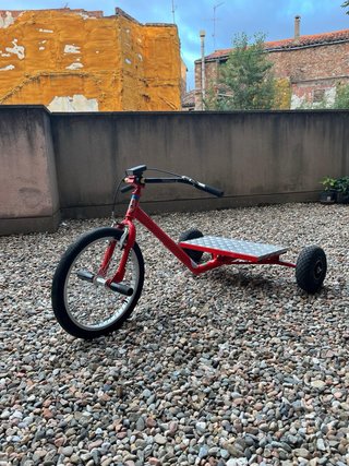 Carrito de drift rojo poco usado