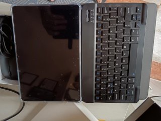 Tablet DMОAO con Teclado
