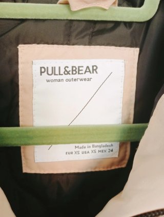 Chaqueta canguro Pull&Bear beige