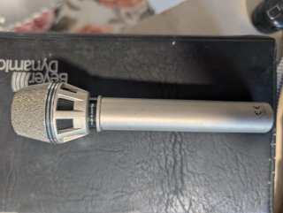 AKG D190E