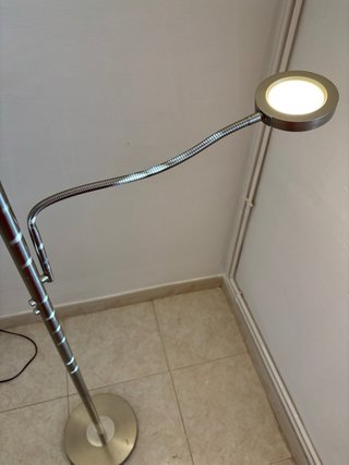 Lámpara de pie led moderna doble iluminación