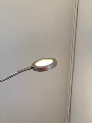 Lámpara de pie led moderna doble iluminación