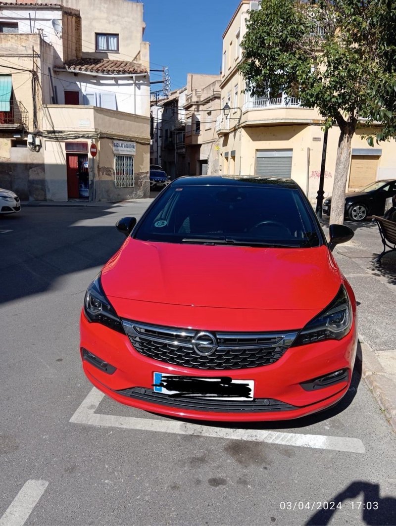 Opel Astra 2016 - foto 1