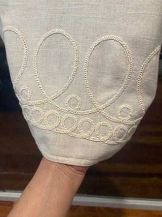 Falda larga beige bordada