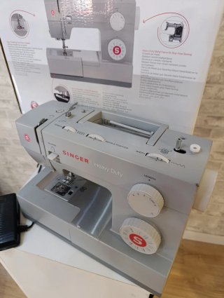 Máquina de Coser Singer Heavy Duty 4423