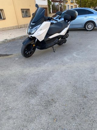 Moto Scooter Mitt GTS 125
