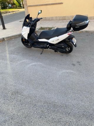 Moto Scooter Mitt GTS 125