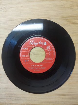 Disco single THE BEATLES "STARS OF STARS"