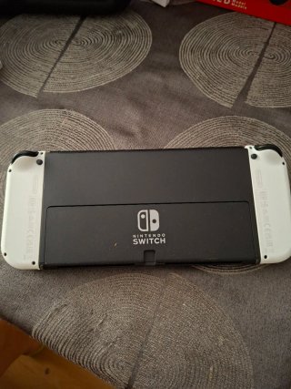 Nintendo Switch OLED Bianca + Accessori
