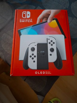Nintendo Switch OLED Bianca + Accessori