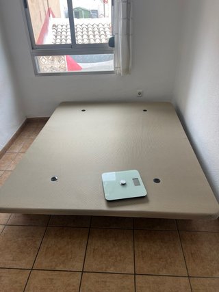 Base tapizada beige tela