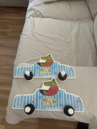 2 Perchas Infantiles Madera Coche Cocodrilo