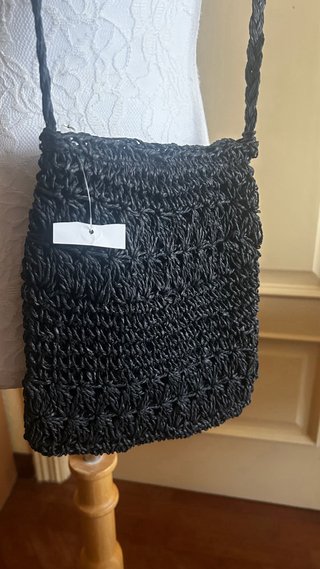 Bolso negro ganchillo.