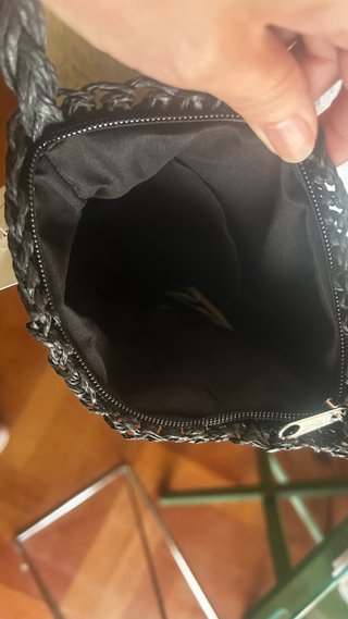 Bolso negro ganchillo.