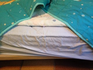 Ropa de cama infantil espacial totalmente nueva,