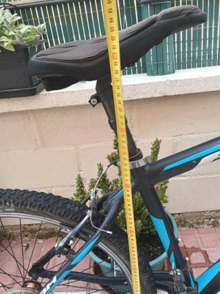 Bicicleta de Montaña Azul y Negra