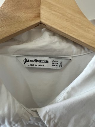 Camisa blanca Stradivarius mujer. Talla M