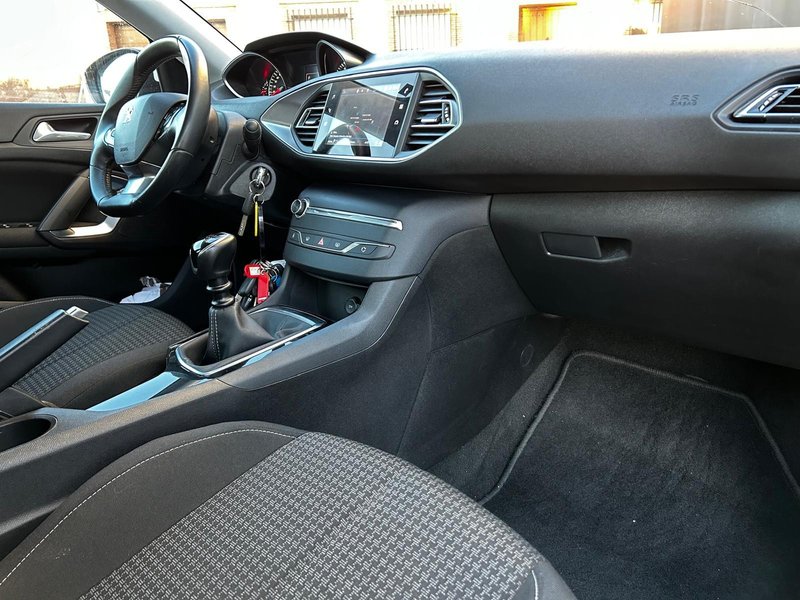 Peugeot 308 SW Allure BlueHDi S&S MAN 2021, foto 9