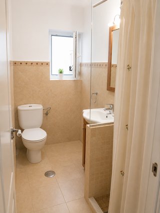 **EXCLUSIVA VIVIENDA EN PRIMERA LÍNEA DE PLAYA EN