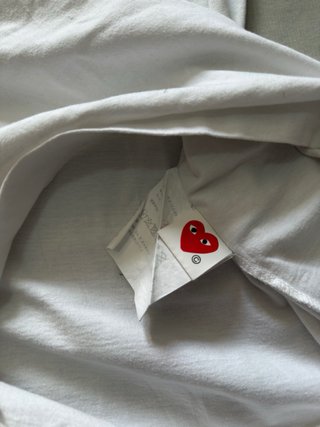 Camiseta Comme des Garçons PLAY Corazón Rojo