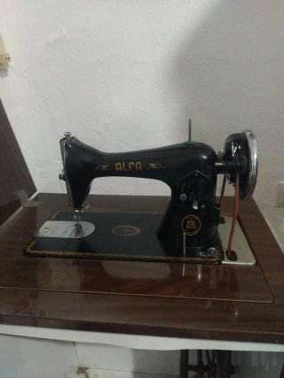 Máquina de coser Alfa Eibar España